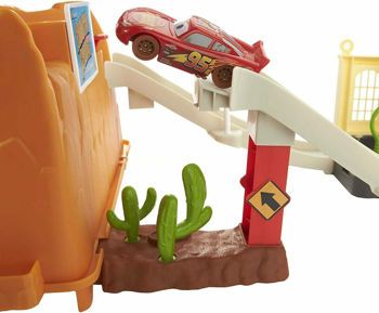 Picture of Mattel Cars Σετ Παιχνιδιού Τα μπουζί Της Ωραίας Ελένης (HDN02)