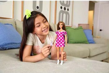 Picture of Mattel Barbie Fashionistas Καστανή Κούκλα Με Ροζ Πουά Φόρεμα (FBR37/GRB62)